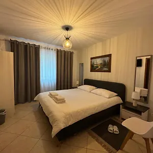 bb-xhelo.hotels-in-tirana.com/